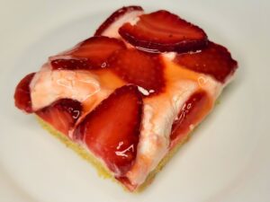 fresh strawberry refrigerator cake no bake