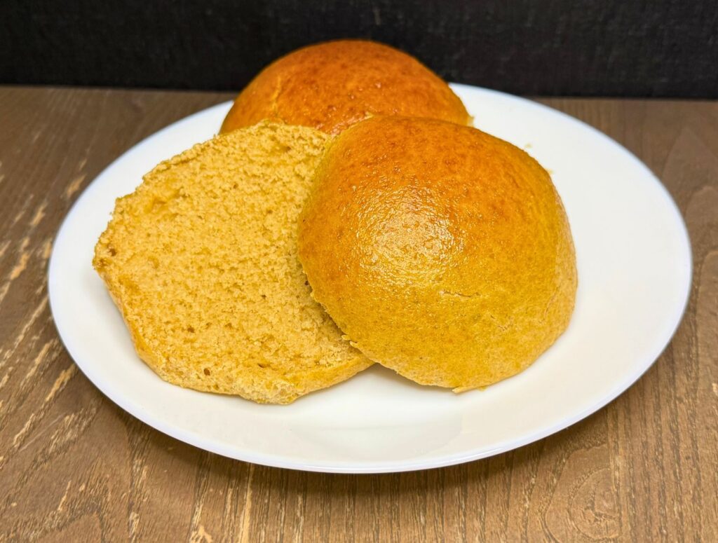 hamburger buns made with fresh milled flour tangzhong method